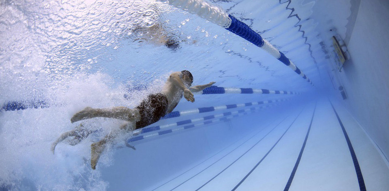 I benefici del nuoto sul fisico maschile
